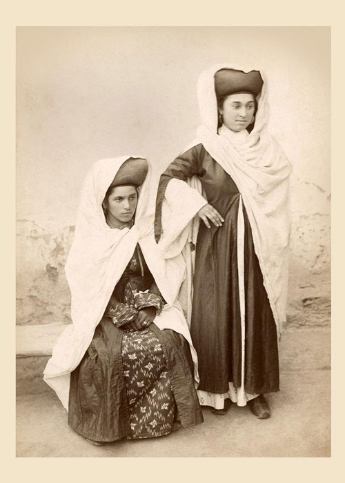 Фотография с фотовыставки «Дагестан в дореволюционном объективе». "Андийки из селения Ботлих". Фото предоставлено Музеем истории г.Махачкалы Фотография с фотовыставки «Дагестан в дореволюционном объективе». "Андийки из селения Ботлих". Фото предоставлено Музеем истории г.Махачкалы