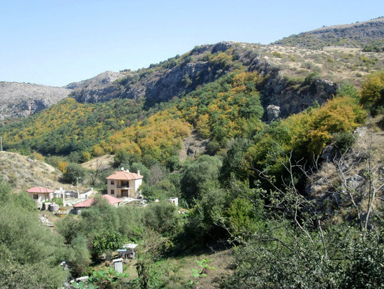 Чья-то дача в горах. Чья-то дача в горах.