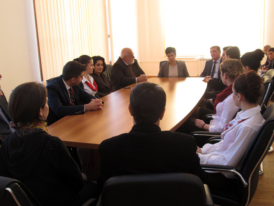 Встреча с министром культуры и по делам молодёжи Нагорного Карабаха Нарине Агабалян и сое\ветником президента НКР Григорием Габриелянцем в министерстве культуры. г.Шуши. Встреча с министром культуры и по делам молодёжи Нагорного Карабаха Нарине Агабалян и сое\ветником президента НКР Григорием Габриелянцем в министерстве культуры. г.Шуши.