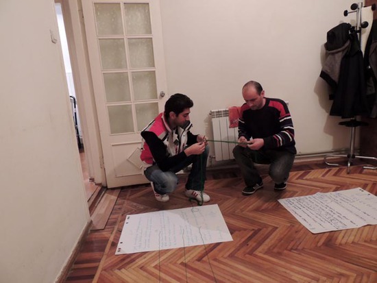 Аргишти и Марут ниткой соединяют пункты - концовка упражнения Аргишти и Марут ниткой соединяют пункты - концовка упражнения