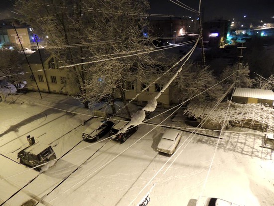 За день до НГ, 30-го декабря пошёл сильный снег... За день до НГ, 30-го декабря пошёл сильный снег...