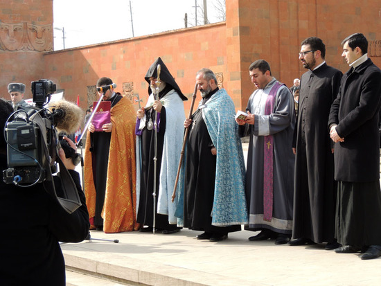 На Мемориальном комплексе. г.Степанакерт. На Мемориальном комплексе. г.Степанакерт.