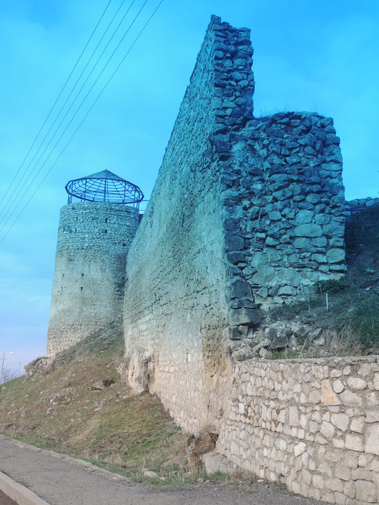 Часть крепостной стены. Часть крепостной стены.