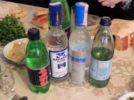 Это не реклама, это то, что было на столе. Две крайние бутылки - тутовка и кизиловка. Это не реклама, это то, что было на столе. Две крайние бутылки - тутовка и кизиловка.