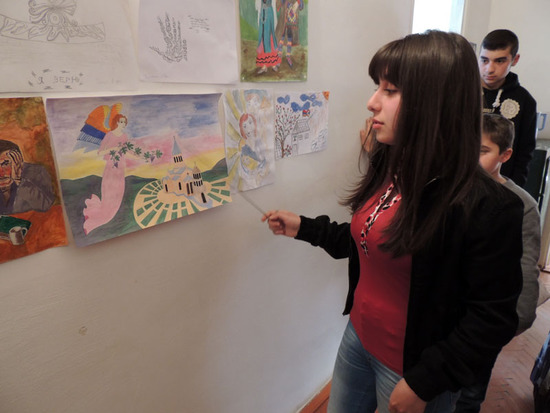 Людмила написал церковь Казанчецоц и Ангела в женском обличии. Людмила написал церковь Казанчецоц и Ангела в женском обличии.