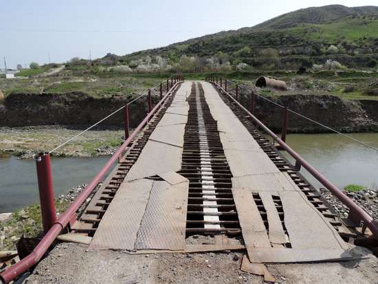 Мост через р.Кар-кар. Мост через р.Кар-кар.