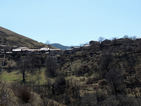 Видны дома села Бердадзор. Видны дома села Бердадзор.