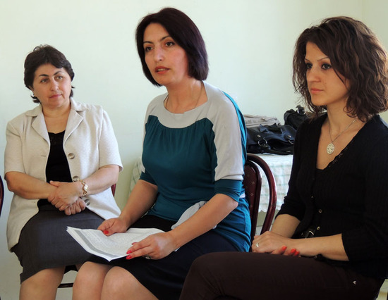 Карине - ведущая круглого стола. Карине - ведущая круглого стола.