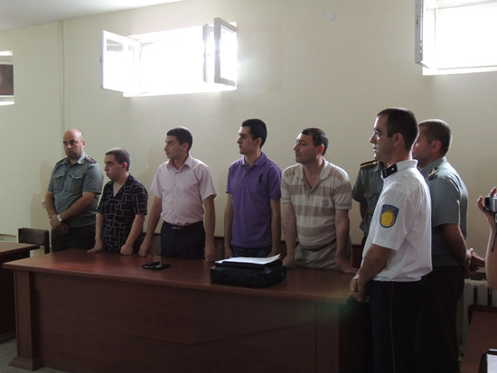 Приговор слушают стоя... Приговор слушают стоя...