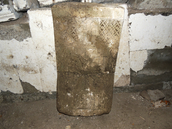 Церковь «Сурб Аствацацин» («Успенья Прсвятой Богородицы»). Хачкар. Церковь «Сурб Аствацацин» («Успенья Прсвятой Богородицы»). Хачкар.