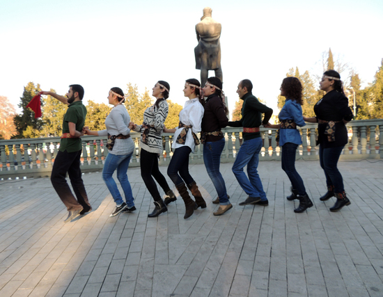 Зажигательный танец. Зажигательный танец.