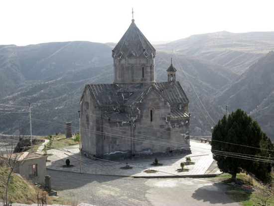Церковь Бердзора. "Кавказский Узел" Церковь Бердзора. "Кавказский Узел"