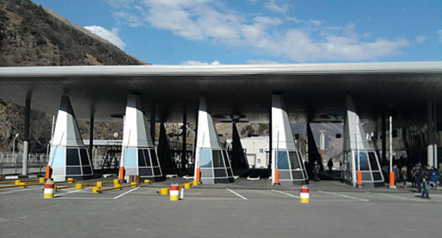 КПП "Дариали (Казбеги) - Верхний Ларс", 1 марта 2010 года. Фото "Кавказского Узла"