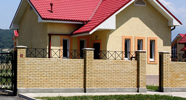 Жилой дом в селе Некрасовское, Имеретинская низменность, Сочи, 4 августа 2010 года. Фото "Кавказского узла"