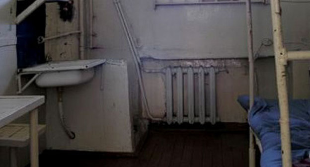Тюремная камера. Фото с сайта http://izkolonii.ru