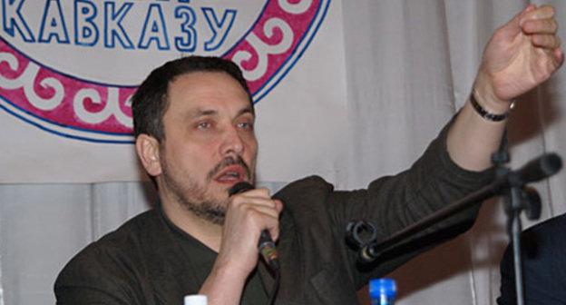 Член Общественной палаты России Максим Шевченко участвует в дискуссии "Мир Кавказу", Северная Осетия, 19 марта 2010 года. Владимир Мукагов для "Кавказского узла"