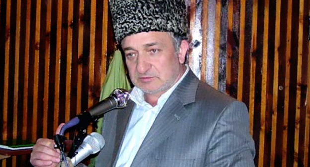 Главный редактор телекомпании "Махачкала-ТВ" Султан Султанмагомедов, погибший 11 августа 2010 года в Махачкале. Фото с сайта http://memorium.cjes.ru