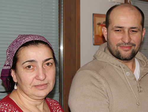 Малик и Хадижат Гатаевы, Финляндия, декабрь 2010. Фото "Кавказского узла" Малик и Хадижат Гатаевы, Финляндия, декабрь 2010. Фото "Кавказского узла"