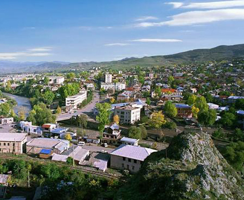 Панорама города Ахалцха (Ахалцихе), административного центра края Самцхе-Джавахети на юге Грузии. Фото: Tatia Gogoladze, www.world66.com/europe/georgia/alkhatsikhe
Панорама города Ахалцха (Ахалцихе), административного центра края Самцхе-Джавахети на юге Грузии. Фото: Tatia Gogoladze, www.world66.com/europe/georgia/alkhatsikhe