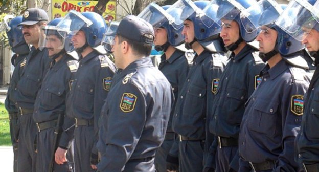Усиленные наряды полиции на улицах Баку. 17 апреля 2011 г. Фото "Кавказского узла"