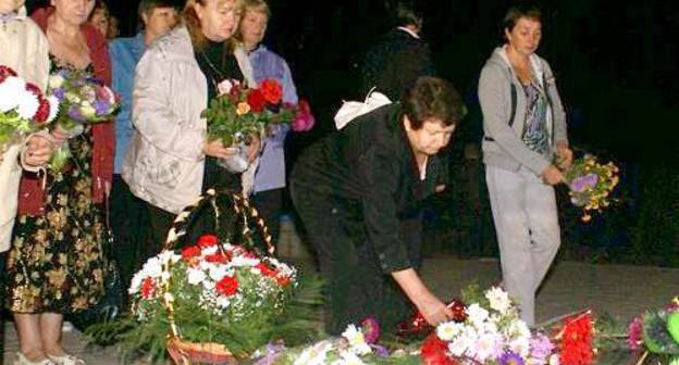 День Памяти жертв теракта 16 сентября 1999 года. Ростовская область, г. Волгодонск, 16 сентября 2011 г. Фото пресс-службы администрации города Волгодонска.