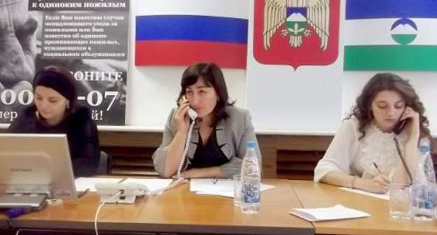 Операторы телефонной «прямой линии» в министерство труда и социального развития Кабардино-Балкарии. Фото пресс-службы Минтрудсоцразвития КБР