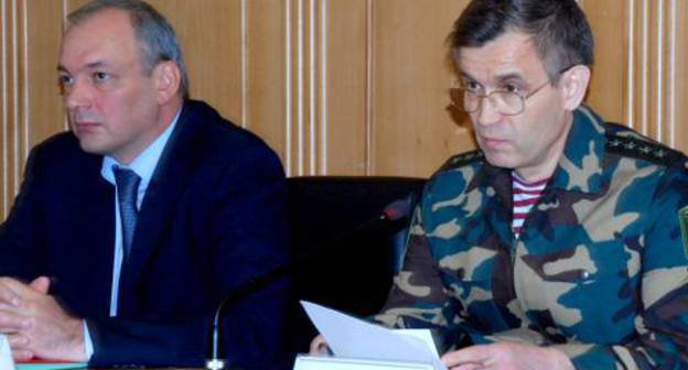 Глава Дагестана Магомедсалам Магомедов и министр внутренних дел РФ Рашид Нургалиев на совещании силовиков в Махачкале  3 октября 2011 г. Фото Альберта Токаева