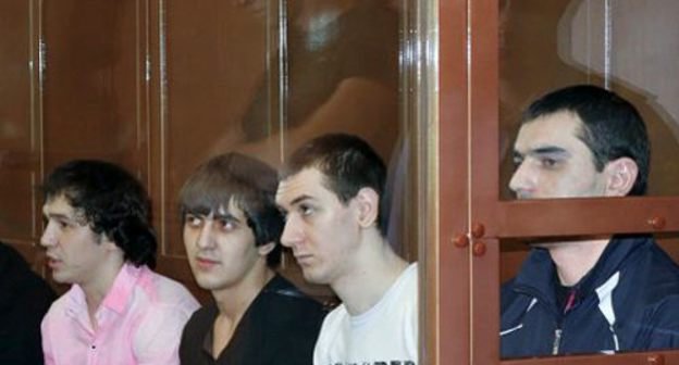 Обвиняемые  по делу об убийстве Егора Свиридова на слушании в Мосгорсуде. Москва, 4 июля 2011 г. Фото пресс-службы Московского городского суда (www.mos-gorsud.ru)
