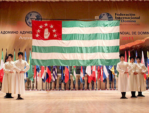 Церемония открытия чемпионата мира по домино в Абхазской государственной филармонии. Сухум,  18 октября 2011 г. Фото Анжелы Кучуберия для "Кавказского узла"