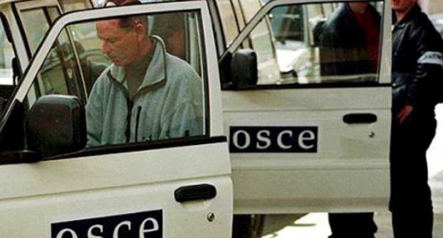 Колонна автомобилей ОБСЕ во время посещения региона нагорно-карабахского конфликта сопредседателями Минской группы. Апрель 2011 г. Фото: www.vestikavkaza.ru