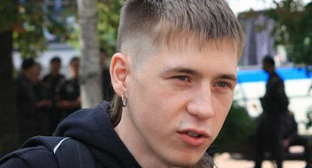 Дмитрий Путенихин (Матвей Крылов) на акции "Другой России" в поддержку Таисии Осиповой у Соловецкого камня. Москва, 28 августа 2011 г. Фото belial_68 в журнале namarsh-ru.livejournal.com