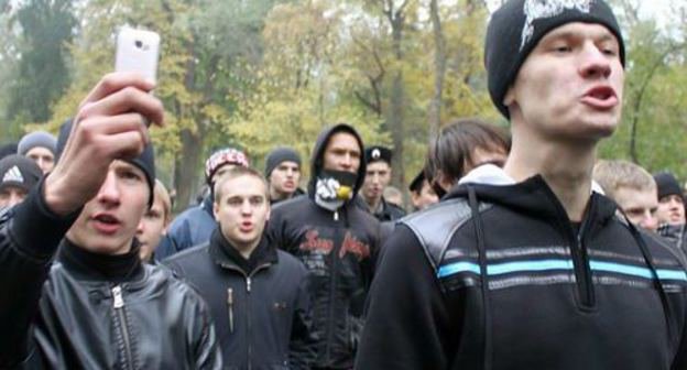 Участники "Русского марша" в Краснодаре 4 ноября 2011 г. Фото Дмитрия Мирошникова