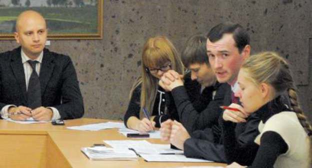 Круглый стол Молодежного правительства и Комитета по молодежной политике Ростовской области по подведению итогов встреч органов молодежного самоуправления с молодежью Дона. Ростов-на-Дону, 3 ноября 2011 г. Фото Олеси Диановой для "Кавказского узла"