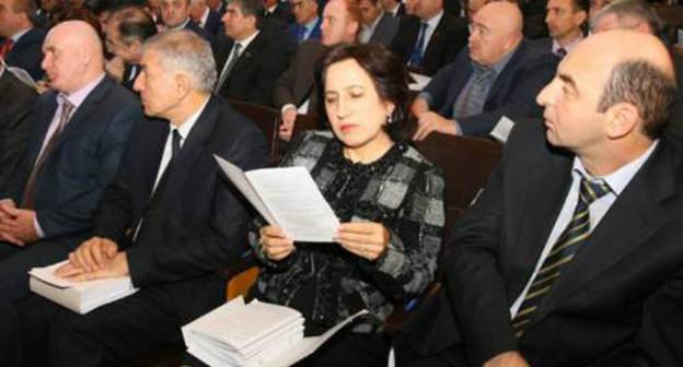 Депутаты на 6-й сессии Народного Собрания Республики Дагестан V созыва. Махачкала, 1 ноября 2011 г. Фото пресс-службы президента Республики Дагестан, president.e-dag.ru