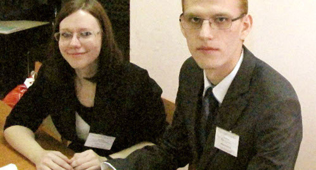 Председатель молодежной УИК №1382 Олег Отроков и секретарь Оксана Лещева. Ростов-на-Дону, Первомайский район, 4 декабря 2011 г. Фото Натальи Баженовой для "Кавказского узла"