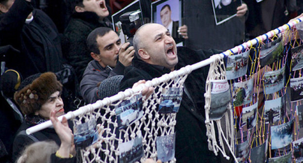 Митинг памяти жертв массовых беспорядков 1 марта 2008 г. в Ереване, организованный АНК. Армения, Ереван, 1 марта 2011 г. Фото: © PanARMENIAN Photo / Sedrak Mkrtchyan 