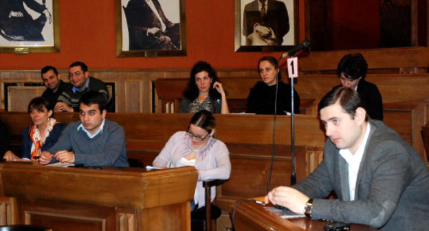 Заседание юридического комитета парламента Грузии. Фото:  www.parliament.ge