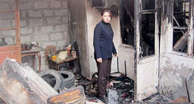 Армения, Ереван, 2011 г. В одном из домов по улице Корюна, 23, пострадавшем от пожара в ноябре 2010 г. Фото Марине Караханян, "Собеседник Армении", №47(210) за декабрь 2011 г., http://www.sobesednik.am