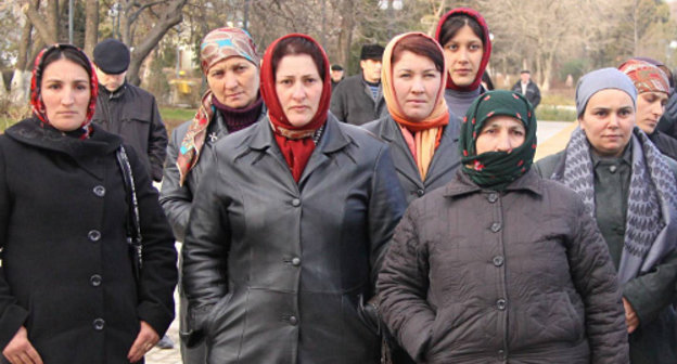 Жители селения Храх-Уба на митинге 8 февраля 2011 г. в Махачкале. Фото Анвара Курбанмагомедова, http://xpax.info