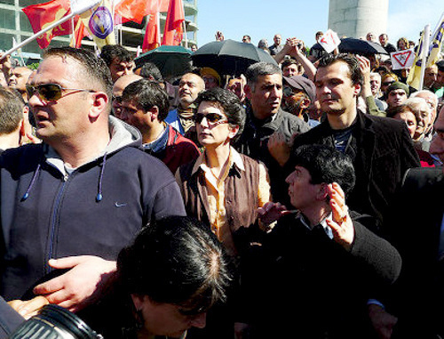 Митинг "Народного собрания" 21 мая 2011 г. в Тбилиси. Фото: Александр Имедиашвили, Newsgeorgia Митинг "Народного собрания" 21 мая 2011 г. в Тбилиси. Фото: Александр Имедиашвили, Newsgeorgia