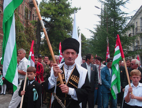 Парад в Сухуме. Абхазия, сентябрь 2009. Фото: ru.wikipedia.org Парад в Сухуме. Абхазия, сентябрь 2009. Фото: ru.wikipedia.org