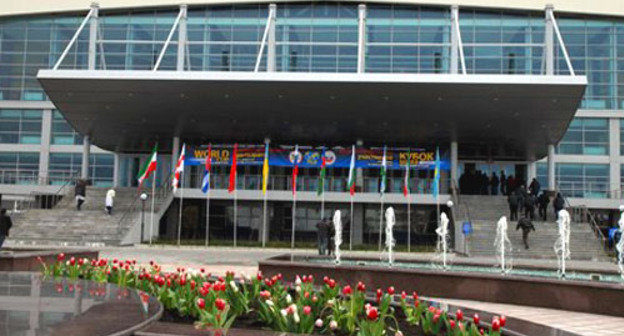 Дворец Спорта имени Али Алиева в  Каспийске. Дагестан, весна 2011 г. Фото: freewrestling.ru