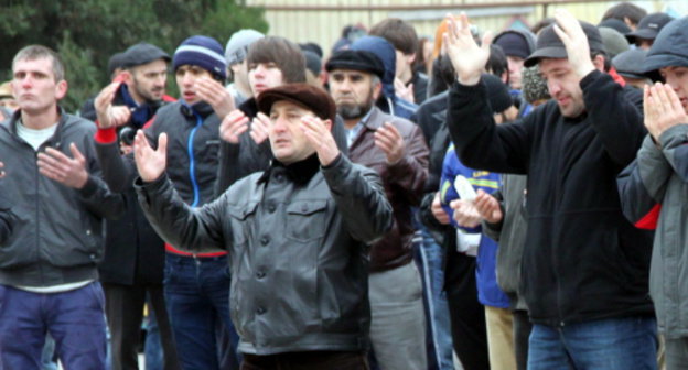 На митинге против произвола силовиков. Дагестан, Махачкала, 21 ноября 2011 г. Фото Ахмеда Магомедова для "Кавказского узла"