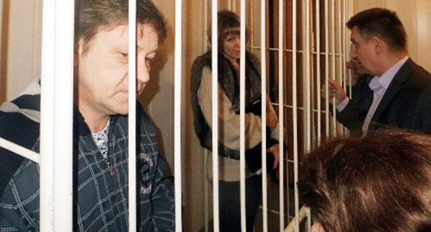 Михаил Батраков и Елена Спасская в зале суда. Сочи, 19 апреля 2012 г. Фото Светланы Кравченко для "Кавказского узла"