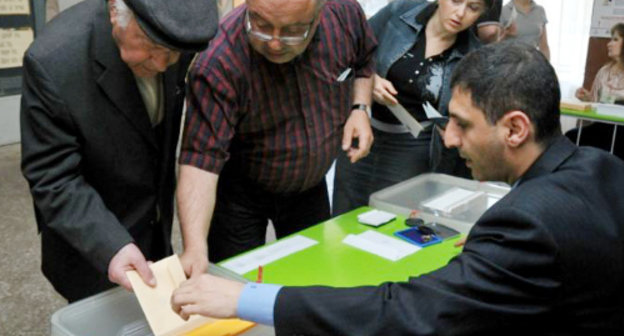 Выборы в Национальное собрание Армении 6 мая 2012 г. Фото: Karen Minsyan (RFE/RL)