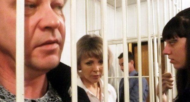 Михаил Батраков и Елена Спасская на заседании суда. Сочи, 11 мая 2012 г. Фото Светланы Кравченко для "Кавказского узла"