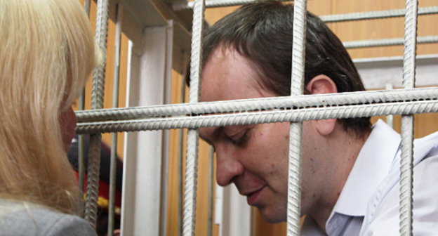 Бывший депутат Дмитрий Островенко в Кировском районном суде перед вынесением приговора. Ростов-на-Дону, 14 мая 2012 г. Фото Олеси Диановой для "Кавказского узла"