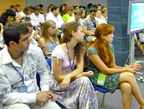 Финальная конференция регионального проекта по формированию толерантности в студенческой среде "Академия молодого гражданина" состоялась в Ростове-на-Дону. 15 июня 2012 г. Фото Олеси Диановой для "Кавказского узла" Финальная конференция регионального проекта по формированию толерантности в студенческой среде "Академия молодого гражданина" состоялась в Ростове-на-Дону. 15 июня 2012 г. Фото Олеси Диановой для "Кавказского узла"