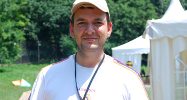 Тигран Кочарян в лагере "Машук". Июль 2011 г. Фото Александра Бобрышова, Северо-Кавказское информационное агентство «Территория контрастов», www.contrasterra.ru