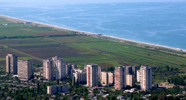 Вид на "новую" Гагру. Абхазия. Фото http://ru.wikipedia.org